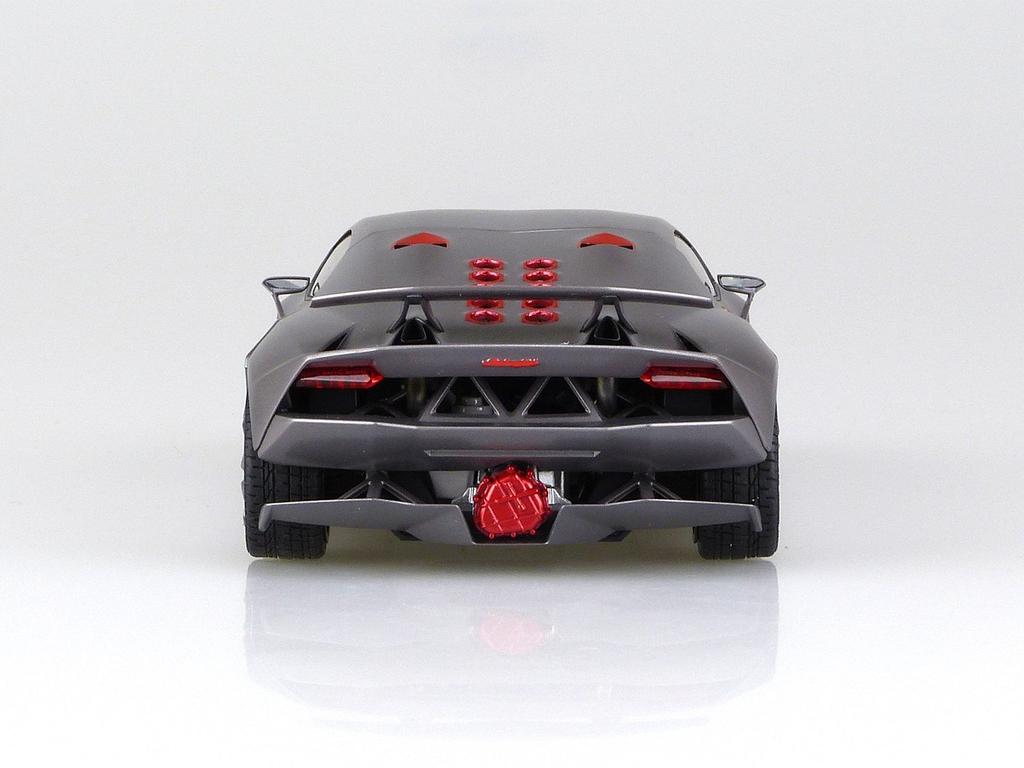 Aoshima Bunka Kyozai Supercar Series 21 Lamborghini Sesto Element Plastic Model 1/24 No.
