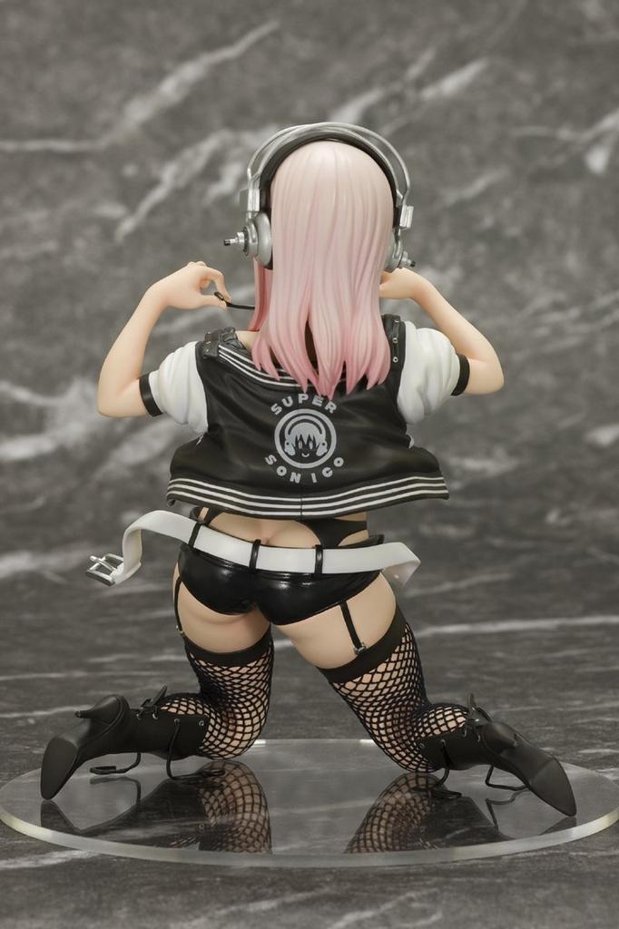 Super Sonico Bondage ver. (17-stupňový PVC lakovaný hotový výrobek)