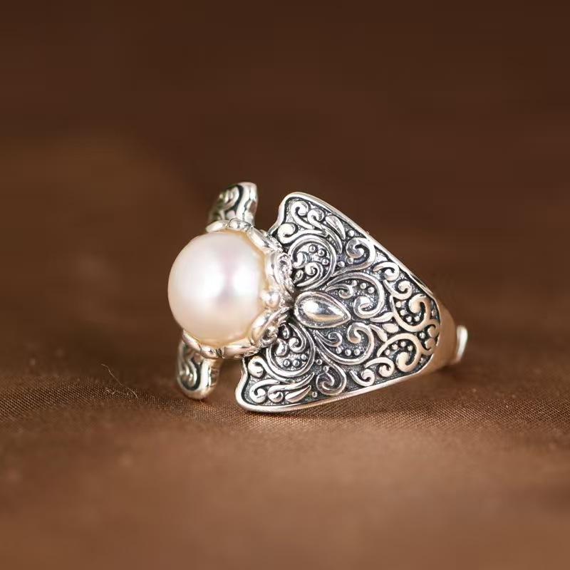 

Charm Retro Court Relief 925 Sterling Copper Inlaid Imitation Pearls Open Rings for Women Temperament Personality Finger Zircon resizable