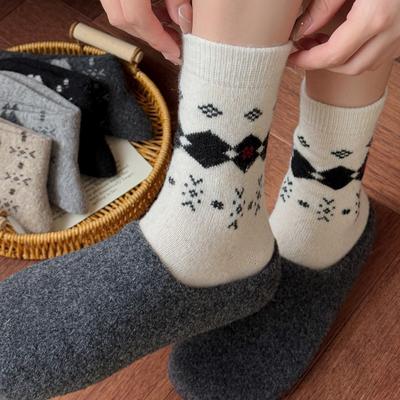 Diamond-shaped Women's Mid-calf Socks, Dark Grey Wool Socks for Autumn and Winter, Warm and Thick Women's Socks