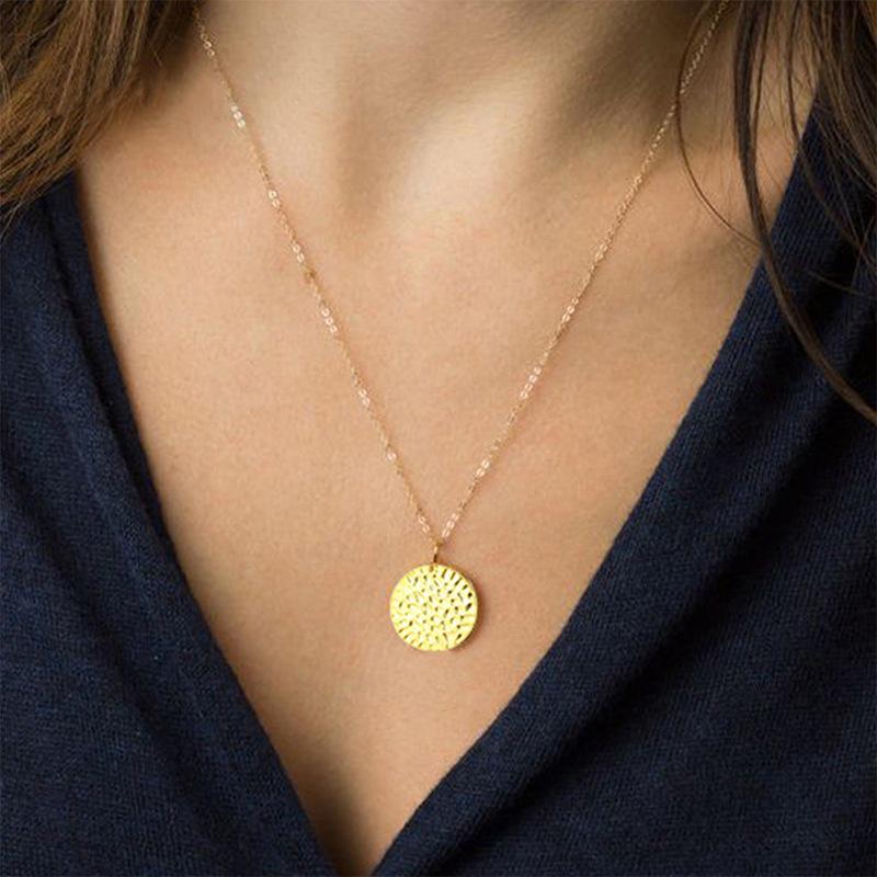 St. Delan European & American Modern High-End Round Engraved Necklace