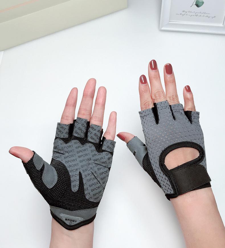 Unisex Breathable Half-Finger Fitness & Cycling Gloves - Thin, Anti-Callus for Summer Sports, Weightlifting, Pull-Ups, and Driving.