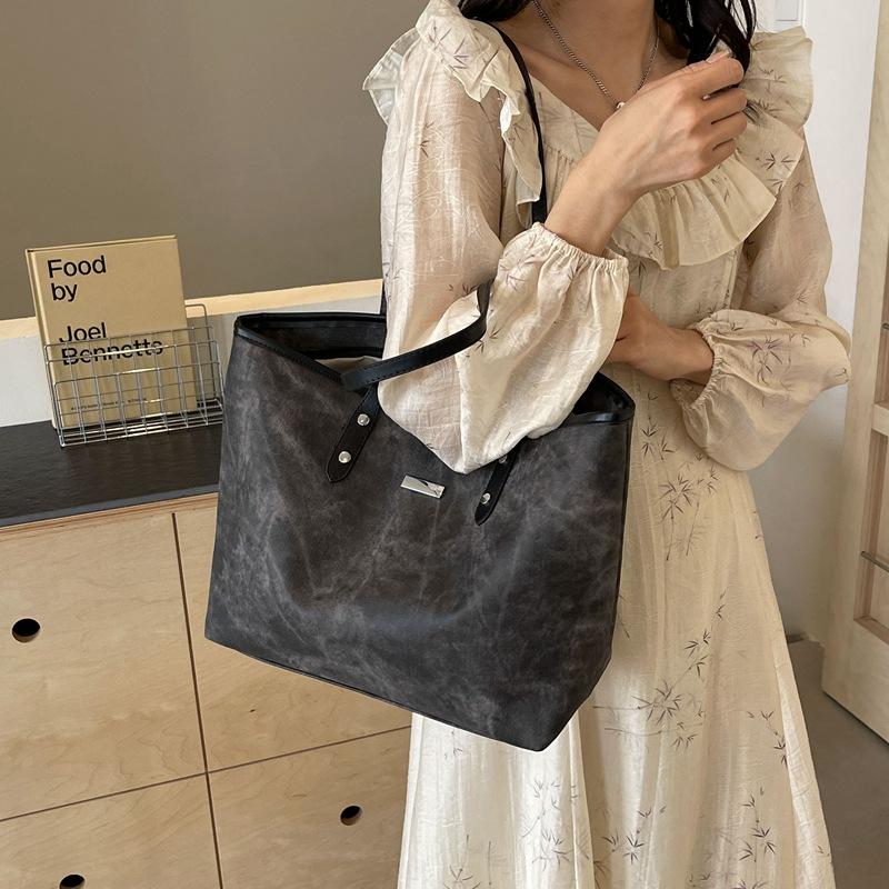 Fashion large-capacity tote bag Fashion commuter bag Women's summer 2025 new versatile shoulder tote bag