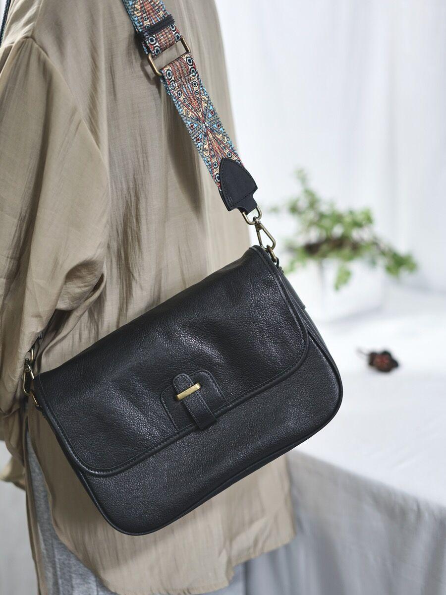 

Commuter leather literary and artistic small square bag women s cowhide shoulder underarm crossbody retro British mailman bag retro style чёрный