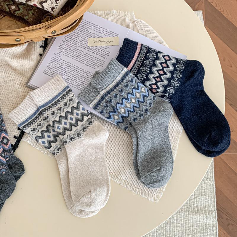 Women's Retro Fair Isle Wool Socks - Mid-Calf, Thick, Warm Autumn/Winter Style, Japanese Literary Design