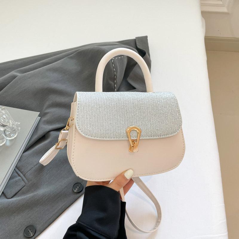 

2025 popular trend, fresh personality, simple commuting women, large capacity shoulder crossbody French underarm small square bag серебряный