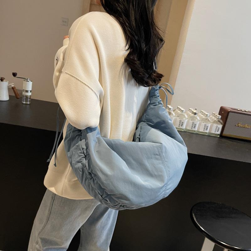 Niche Design Large-Capacity Messenger Bag Commuter Women'S Bag Simple Casual Dumpling Bag Student Large Bag Women'S Korean