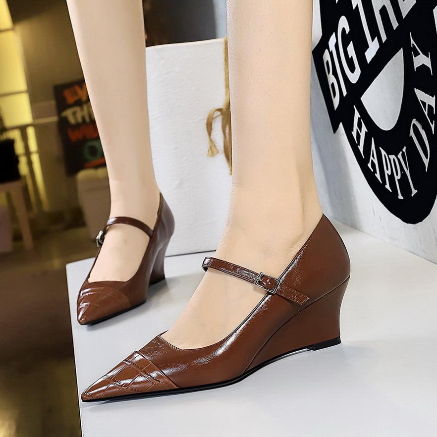 

6639-3 single shoes (this style is sold out and will not be replenished) 35 светло-коричневого