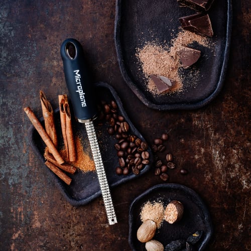 Microplane Premium Series Spice Grater, Officially Imported, 22 x 2.8 x 3.2 cm, Black, MP-0602