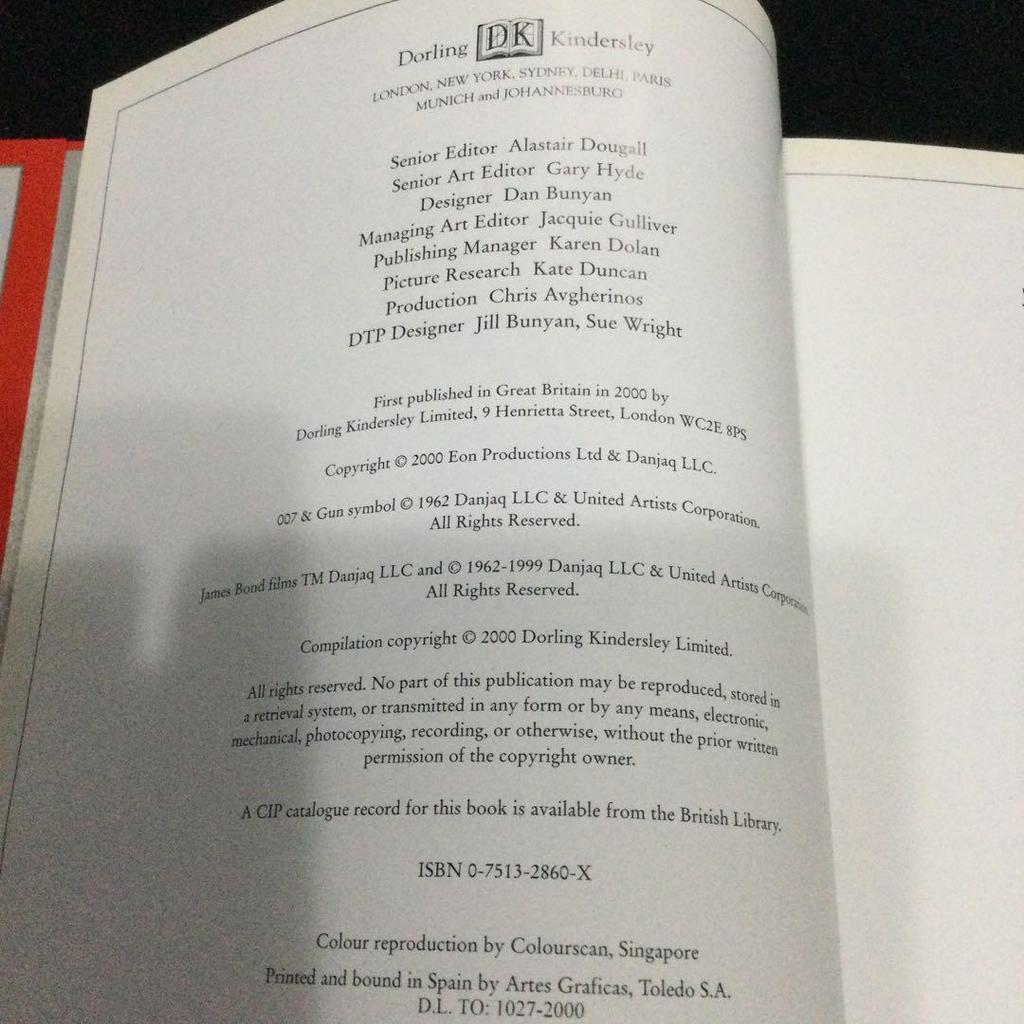 [USED] DK James Bond 007 Foreign Books Movies James Bond Movie