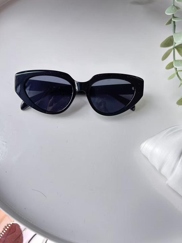 Fashion Female Sunglasses Cat Eye Shape Anti Reflective Vintage Style Sun Glasses for Women and Men UV Protection