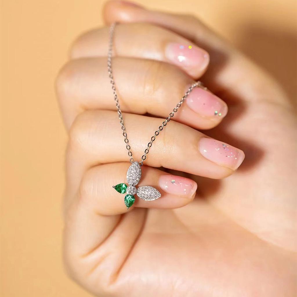 Trendy Girl Jewelry Emerald Simple Cold Wind Slightly Inlaid Collarbone Chain Female Personality Butterfly Zircon Necklace