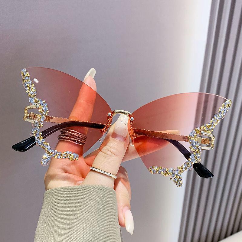 New Fashion Butterfly Diamond Sunglasses Women Brand Vintage Rimless Oversized Sun Glasses Ladies Eyewear Sunglass With Box