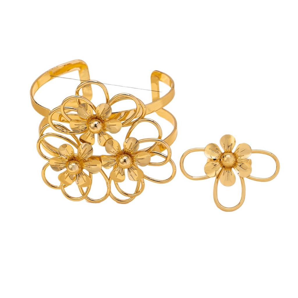 Ein Set Eleganter Hohllinien Blumen Design Sinn Nische Retro Armband Ring Textur Blumen Set