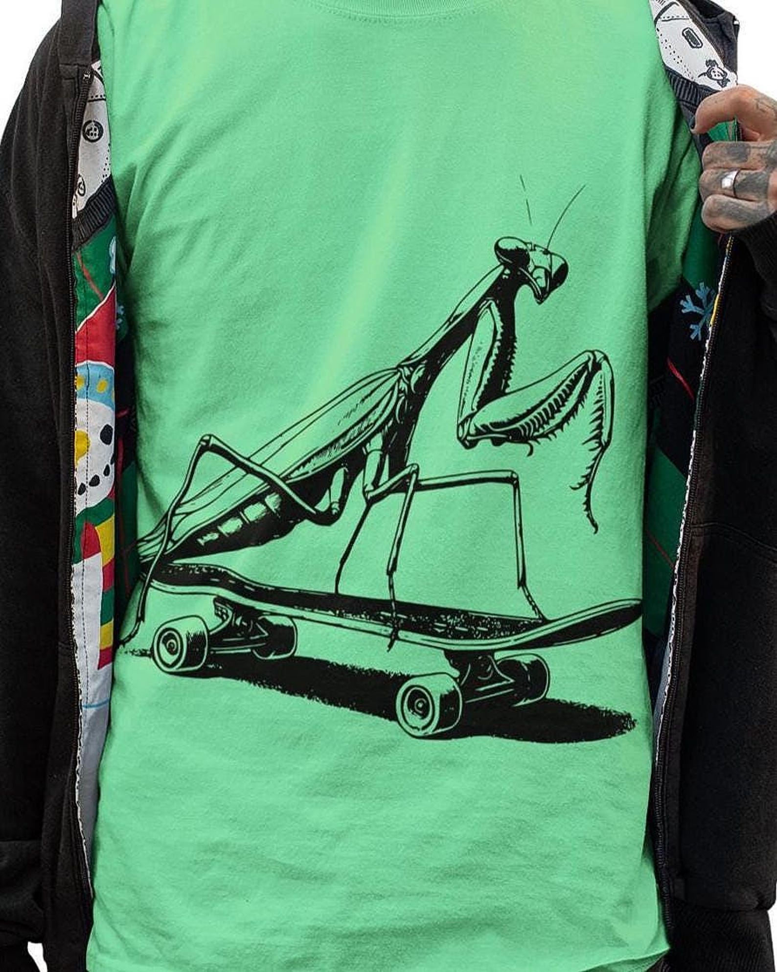 Praying Mantis on Skateboard T-Shirt 3XL
