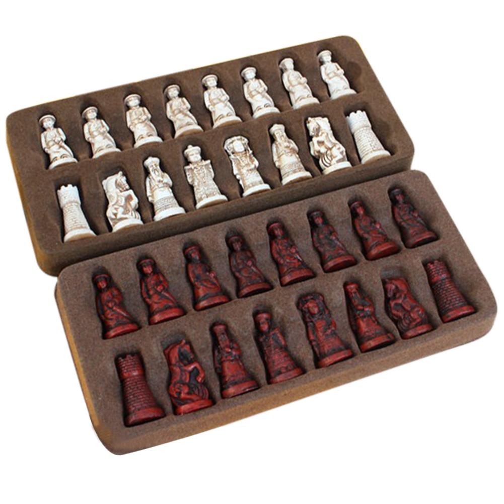 Antique Small Chess Leather Chess Board Characters Chess Game Resin Lifelike Chess Pieces For Parent-Child Entertainment