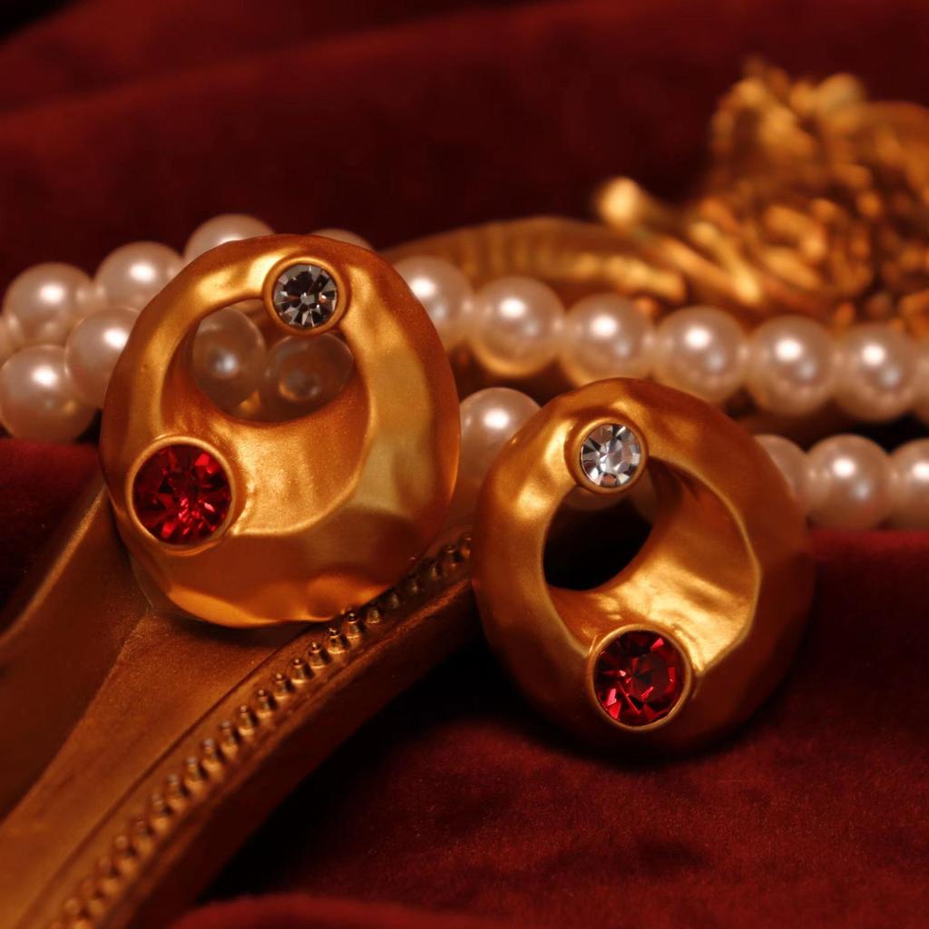 Retro Vintage Luxury Gold-Plated Gemstone Rhinestone Earrings