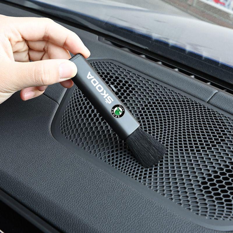 Car Air Conditioner Outlet Clean Brush Dust Remover Accessories For Skoda Octavia MK2 MK3 2 3 A7 Fabia Karoq Kodiaq Superb Rapid Kamiq