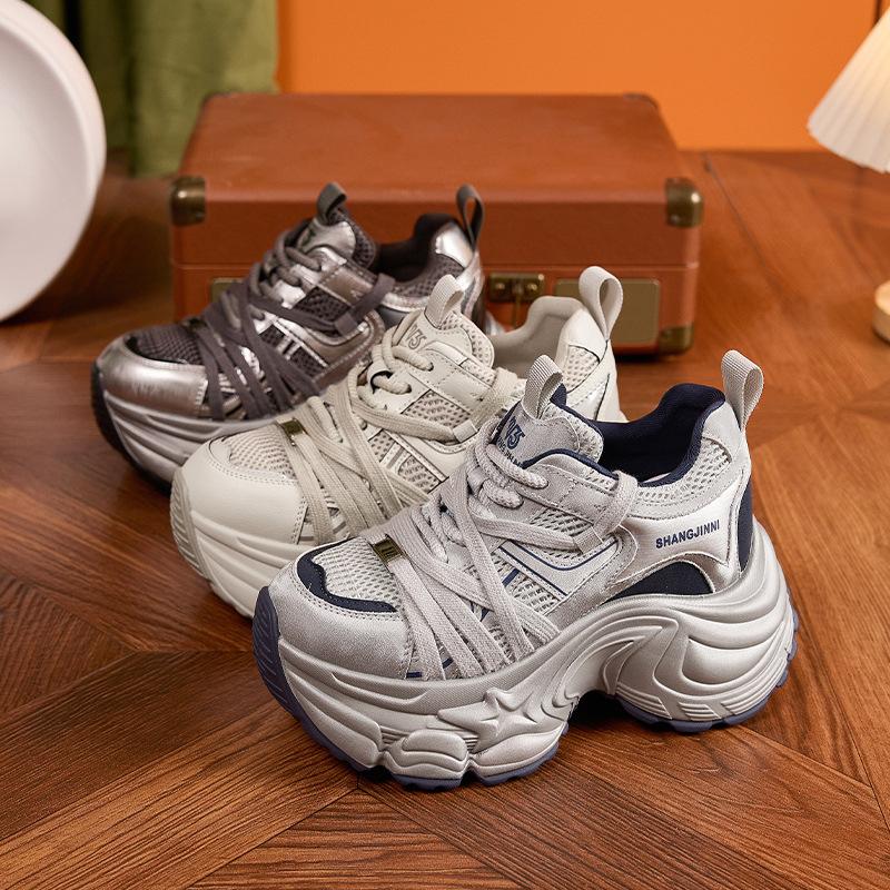 Thick-soled dad shoes women's 2025 autumn new Korean version of trendy casual sports shoes versatile soft-soled inner height-increasing women's shoes