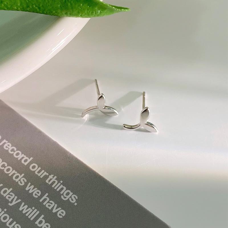 Small Mini Cute Grass Sprouted Earrings Light Luxury Niche Daily Simple Versatile Earrings