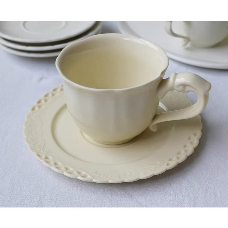 Retro Relief Texture Coffee Cup and Plate Two Piece Set of Classic Afternoon Tea Coffee Cup Ceramic Water Cup Mug Milk Cup