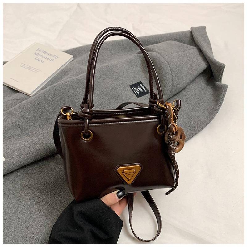 Autumn and Winter Fashion Hand-carried Bucket Bag Women's Retro High-end Sense Versatile Shoulder Bag Niche Casual Women's Bag