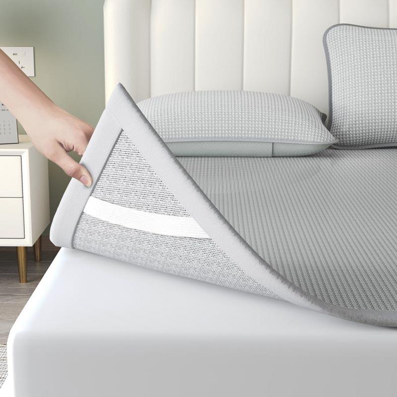 Yongyouwan Simple Solid Color Antibacterial Ice Silk Mat Bed Sheet