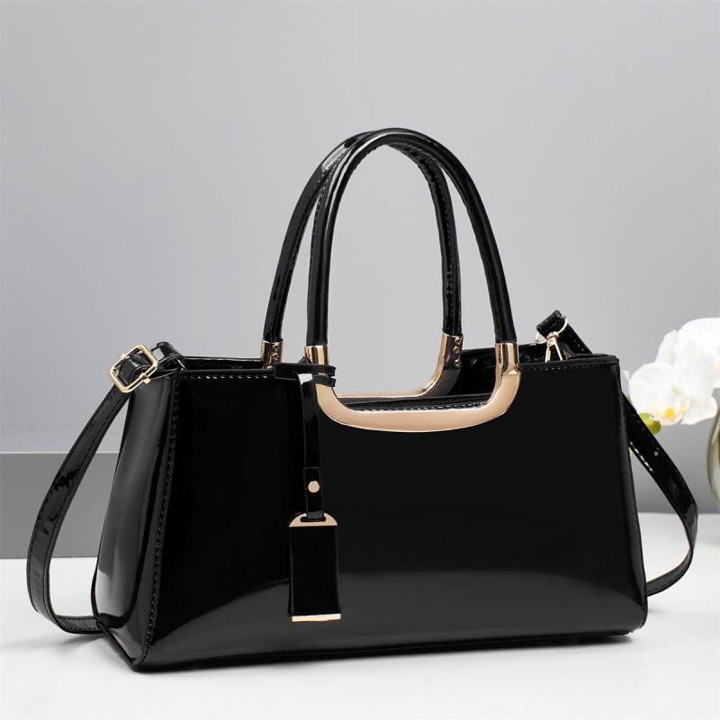 Women s bag new trendy patent leather glossy messenger bag simple versatile handbag women s dinner bag 30*11*16cm чёрный