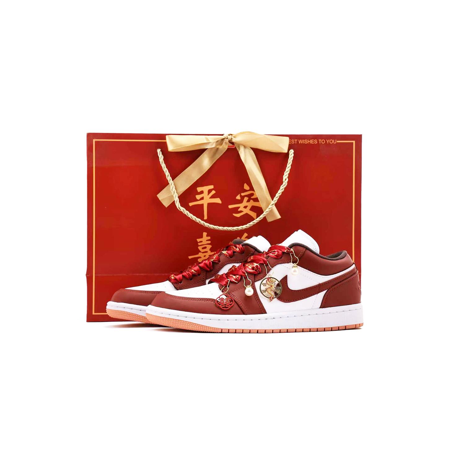 

Jordan Air Jordan 1 Leather Abrasion Resistant Support Low top Vintage Basketball Shoes Unisex Red White DC0774-182(Team59-SBOX) 40