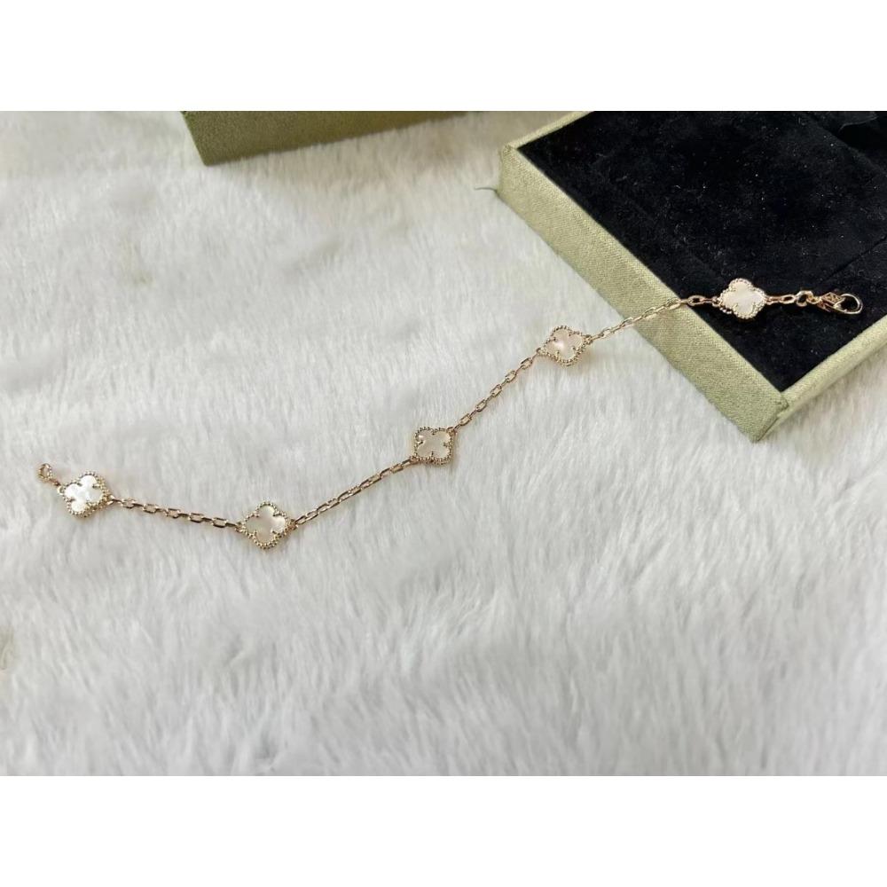 High-end Four-leaf Clover Bracelet Mini Six-flower Bracelet Red Chalcedony Black Agate Ladies Bracelet