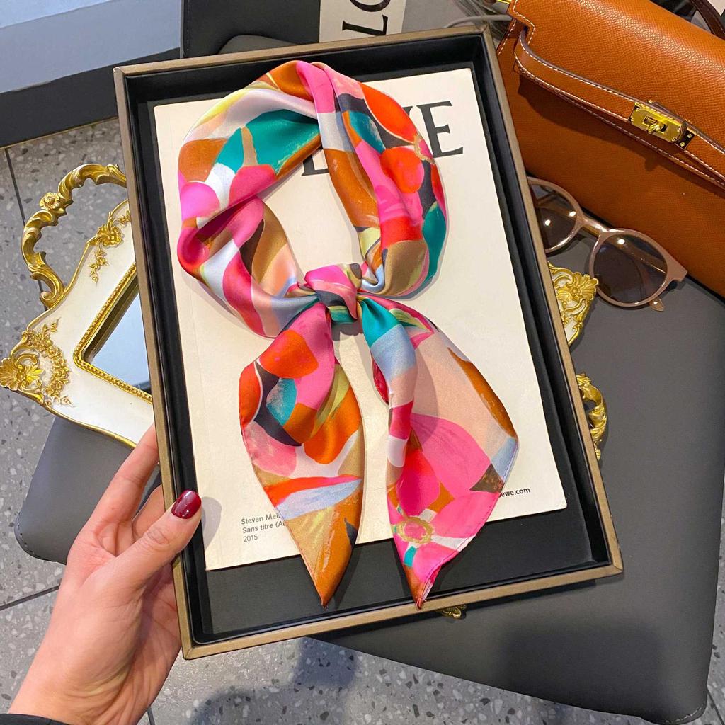 Silk scarf women's neck new scarf with coat 70 small square scarf scarf mother high-end scarf
