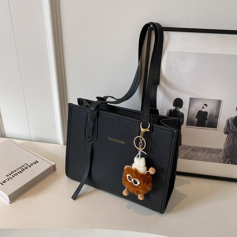 

Stylish Large Capacity Tote Bag For Women Vintage Minimalist Design In Black Beige Brown Black,Without Pendant