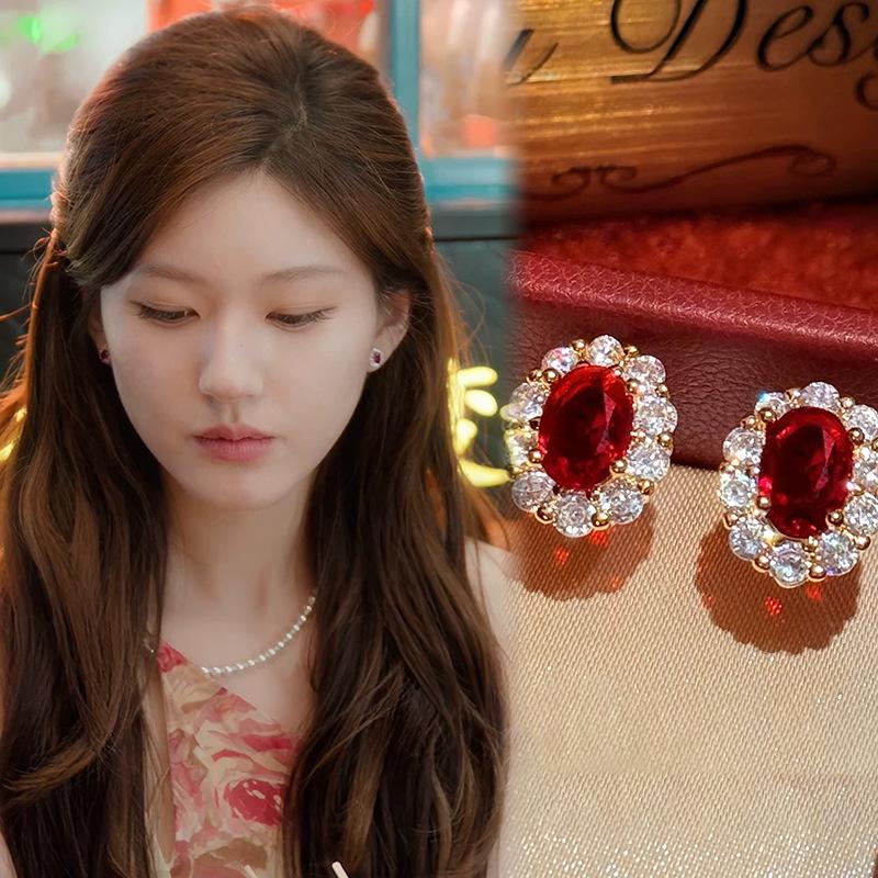 

Zhao Ruth same 18K real gold electroplated zir*****val stud earrings temperament earrings earrings women