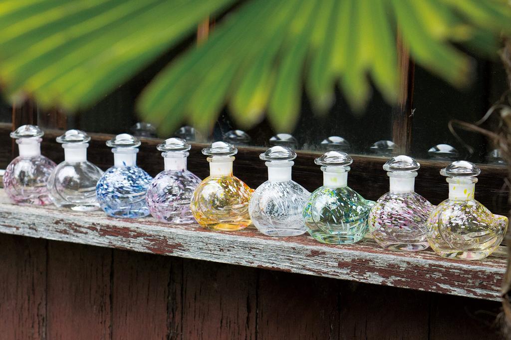 Hirota Glass Miyakodori Small Bird Soy Sauce Dispenser, White, 882-WG