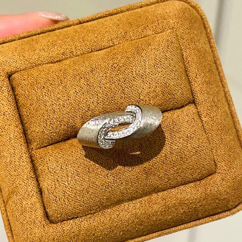 Vintage intertwined brushed rings for women light luxury diamond inlay silver  shiny Mobius Ring banquet  gift
