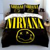 Set de lenjerie de pat Nirvana Logo Negru și Galben Set de lenjerie de pat (1 față de pilotă, 2 fețe de pernă, pilotă nu este inclusă)