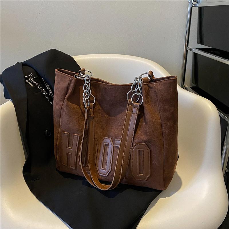Stijlvolle Nubuck PU Leer Tote Bag voor Dames Grote Capaciteit Nylon Reizen Schoudertas met Letterontwerp brown