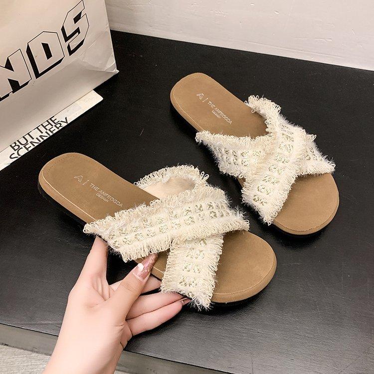 Fairy wind soft-soled cool slippers female summer wear 2025 new Internet celebrity explosion flat-bottomed seaside vacation beach shoes