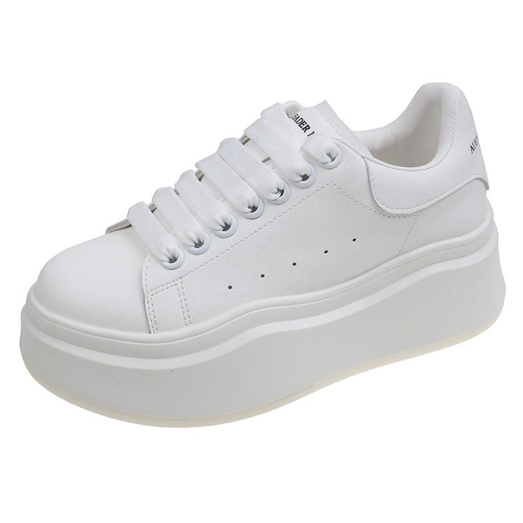 Small man thick-soled heightening leather board shoes women's 2025 spring new 6cm muffin sole McQueen shoes white shoes tide