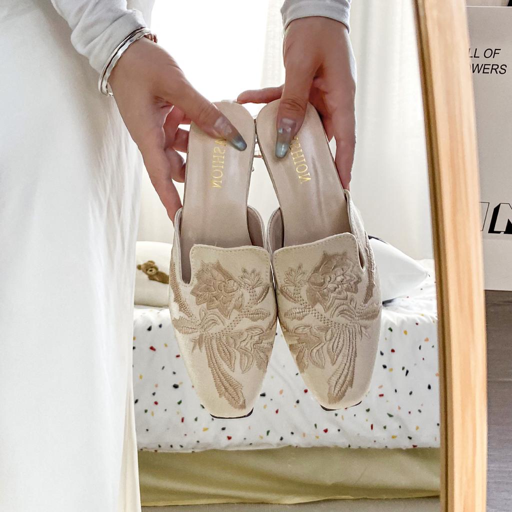 Embroidered Bag Head Half Slippers Women's Outer Wear 2025 Spring and Summer New Retro Casual Flat Bottom Half Tray