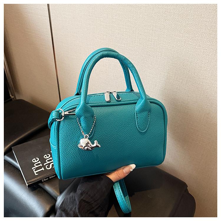 Simple Solid Color Handbag Women's Spring Summer New Versatile Shoulder Bag Fashion Commuter Messenger Bag