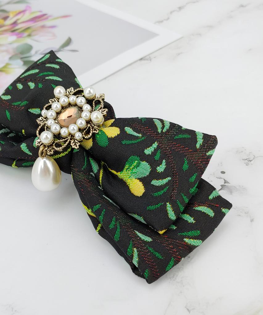 Maia Rose Jacquard Ribbon Pin In Black