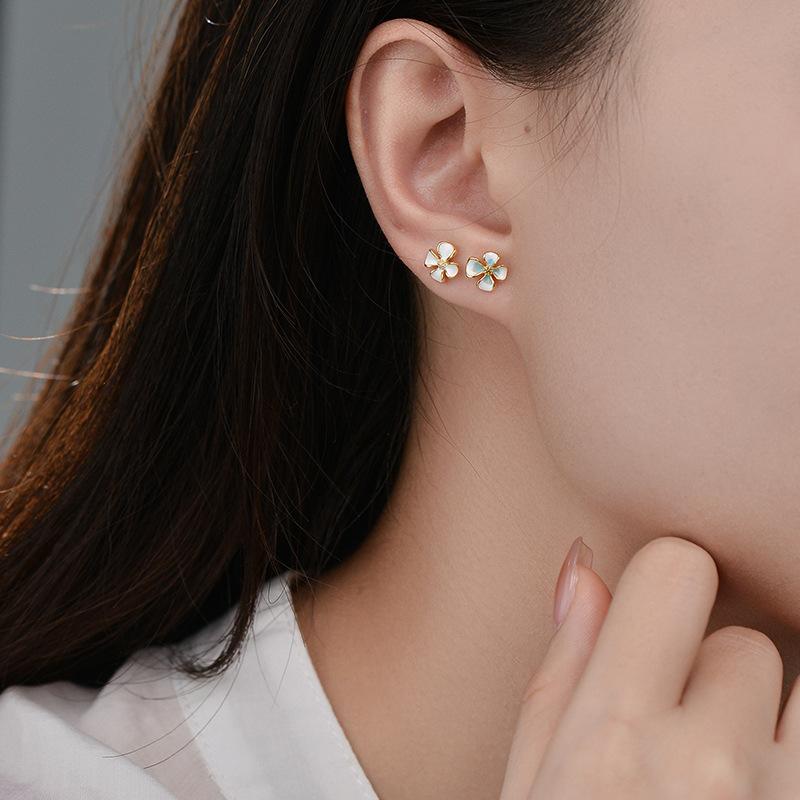 Flower Earrings for Women with Small, Simple and Versatile Forest Style Fresh Colorful Flower Earrings Sweet