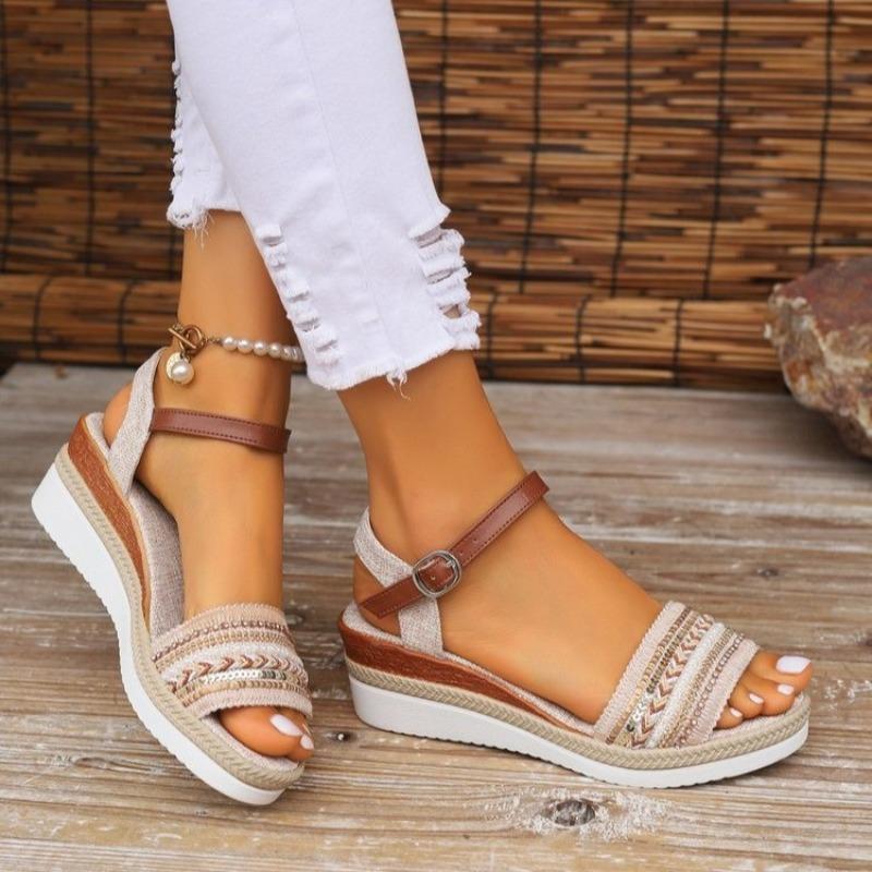 New Slope Heel Platform Sandals Straw Rhinestone Flash Simple and Comfortable Fashion Buckle High Heels