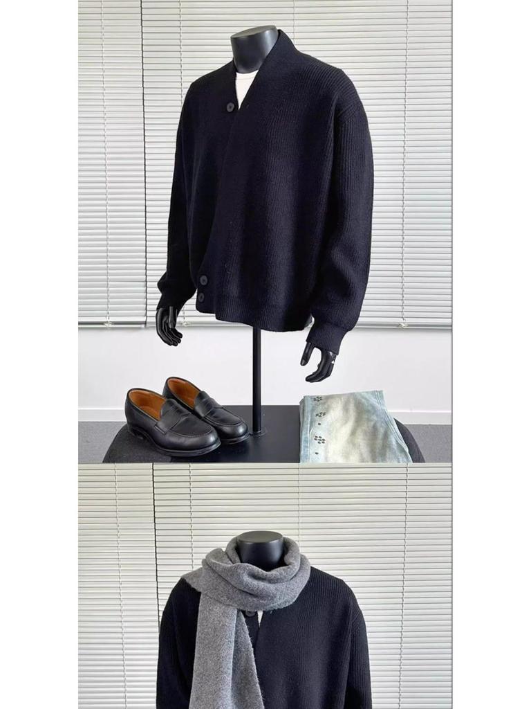 2025 Autumn/Winter Retro Casual V-Neck Men's Cardigan Sweater - Solid Color Knit Outerwear
