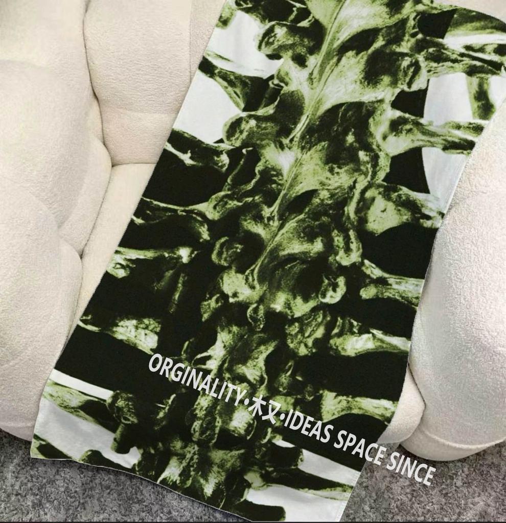 Skull Spine Gothic Beach Towel Patterned Sunscreen And Windproof Suitable For Swimming Pool Camping Travel