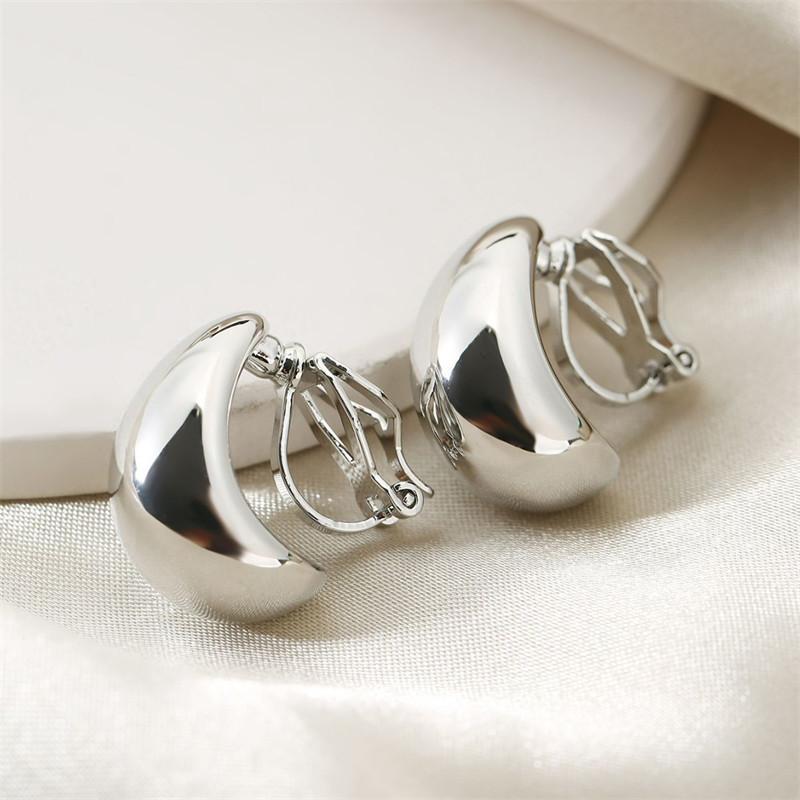 European American Fashion New Earring French Light Luxury Women Water Droplet Shaped Ear Clip High-end Feeling Simple Smooth