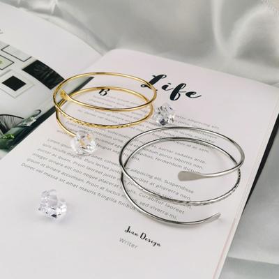 Bracciale da Donna Aperto Regolabile Tre Strati Tinta Unita Lucido Elettroplaccato Acciaio Inossidabile Leggero Punk Hip Hop Cool Girl Bracciale Anello da Braccio Gioielli
