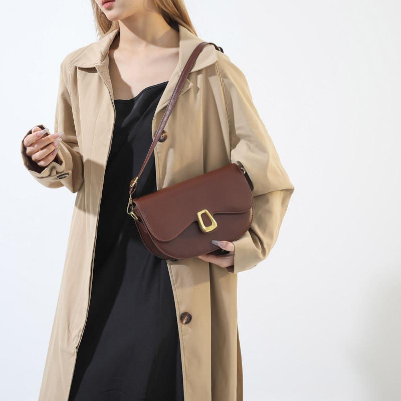 Stylish Winter Women's Saddle Bag Fashionable Crossbody Purse In Black Beige Pink Khaki