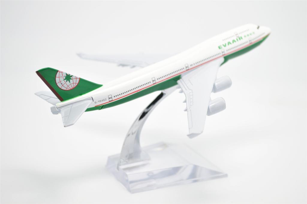 DYNASTIE TANG 16cm EVA Air Boeing B747 Modèle d'avion en alliage Jouet 1/400